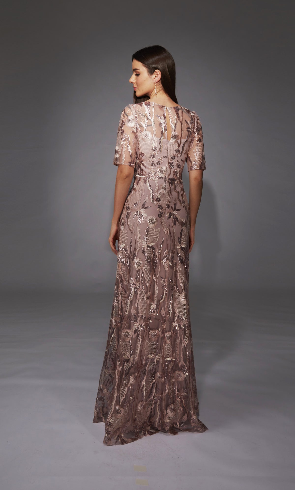 Alyce Paris 27819 Equipo especial Ilusión Escote elegante Vestido recto