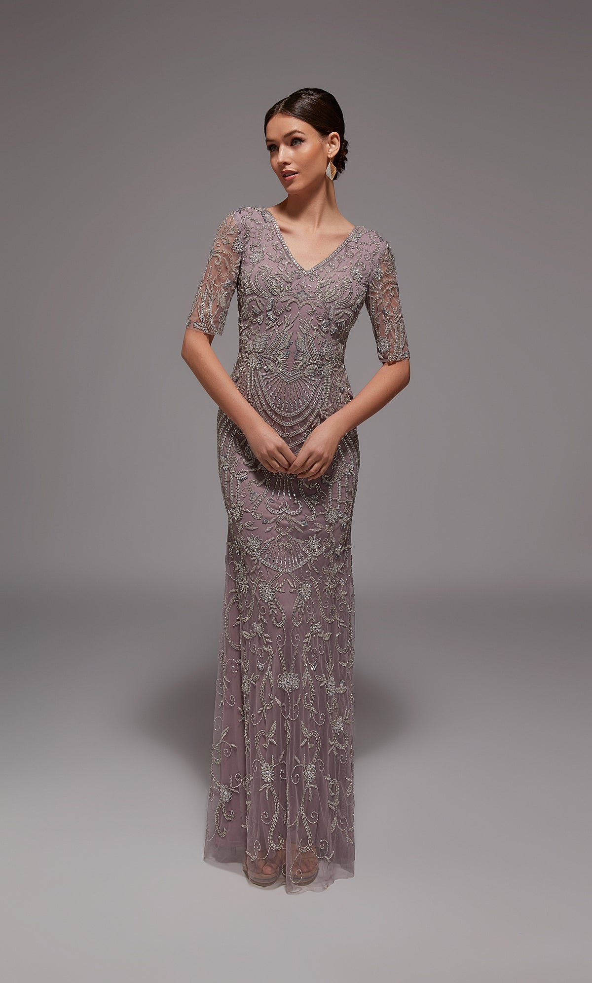 Alyce Paris 27824 Equipo especial Ilusión Escote Modesta Un vestido de línea