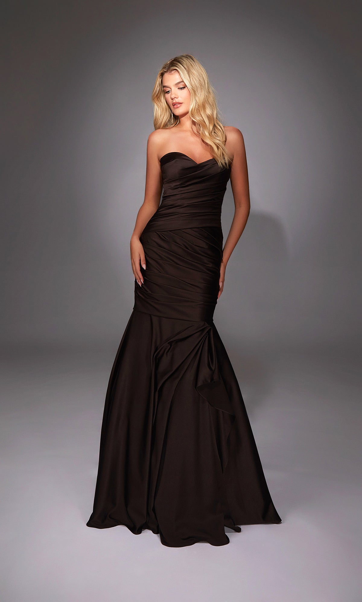 Alyce Paris 27836 Occasione speciale fuori dalla scollatura delle spalle Abito sirena arricciata/drappeggiata
