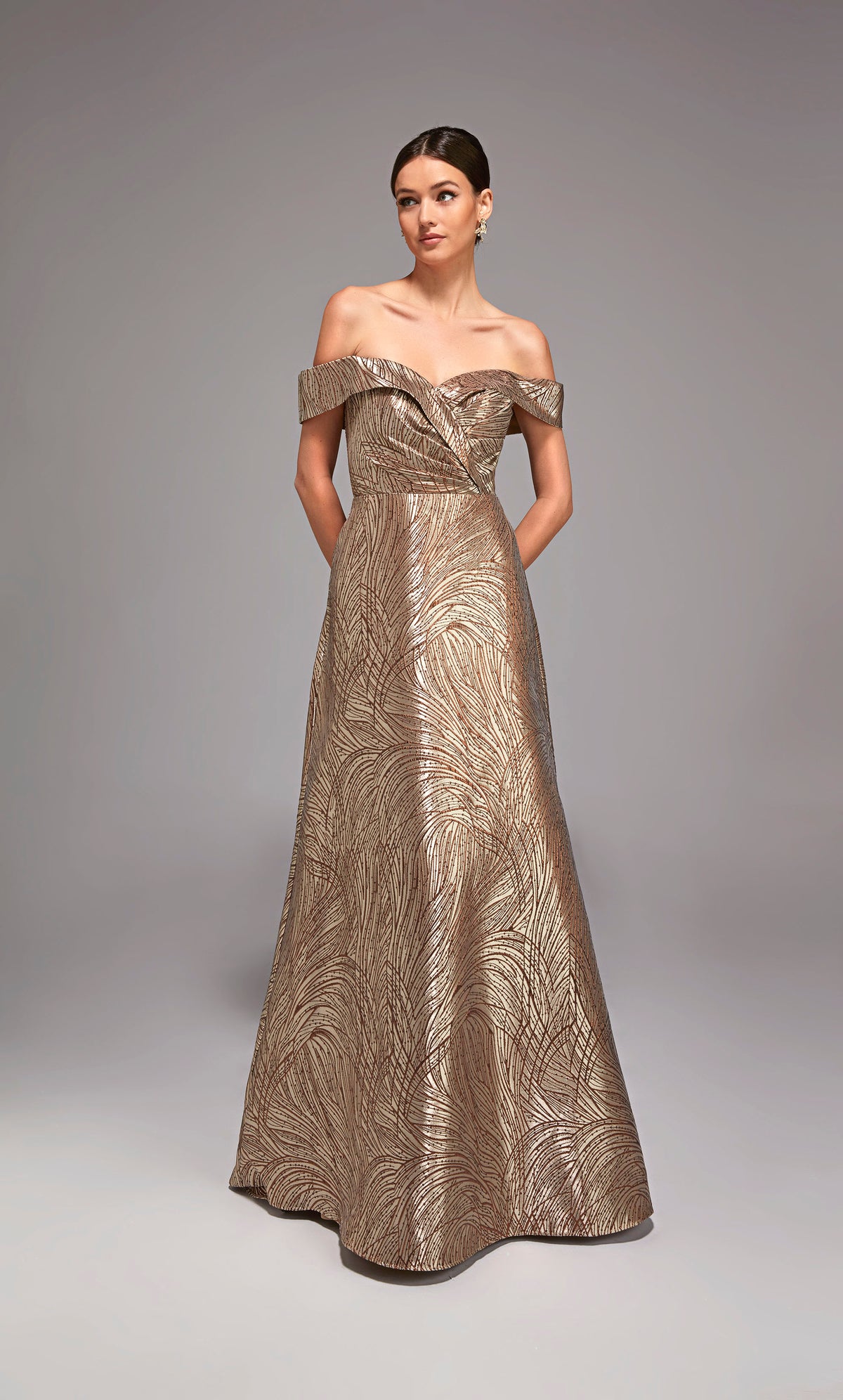 Alyce Paris 27844 Ocasión especial fuera del hombro Elegante un vestido de línea