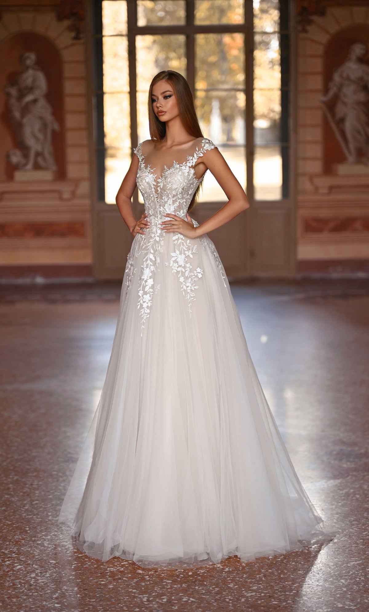Alyce Paris 5090 Bridal Plongeant l'illusion une robe de ligne