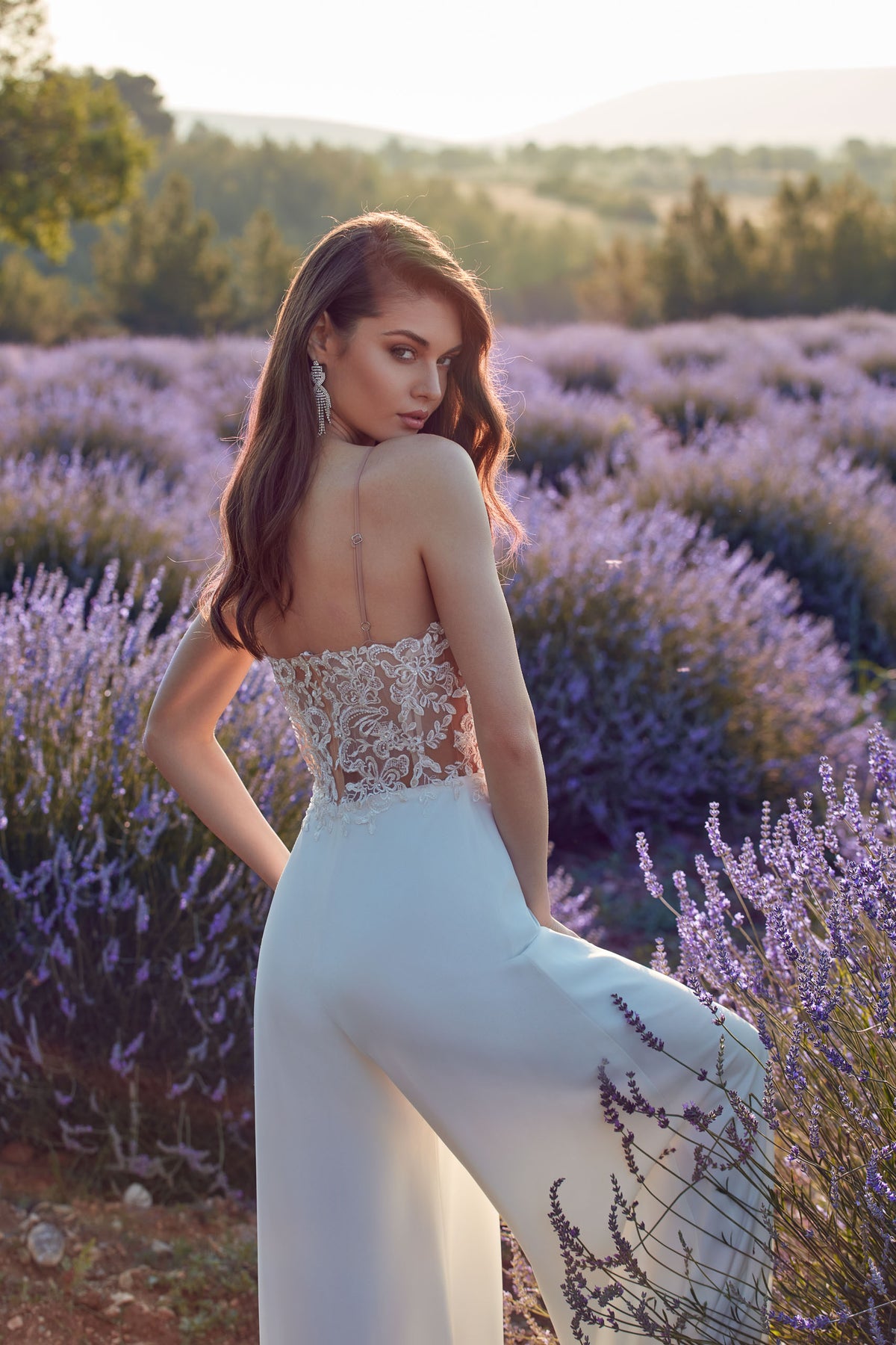 Alyce Paris 70017 Vestido de macacão embelezado de namorada de noiva