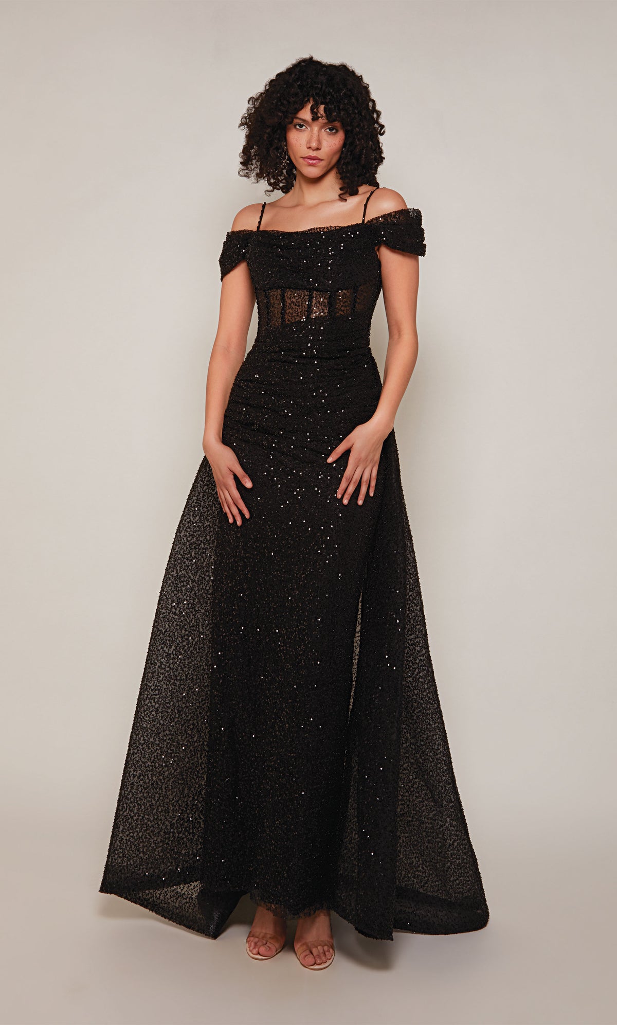 Alyce Paris 7101 Bridal de l'épaule a embelli une robe de ligne