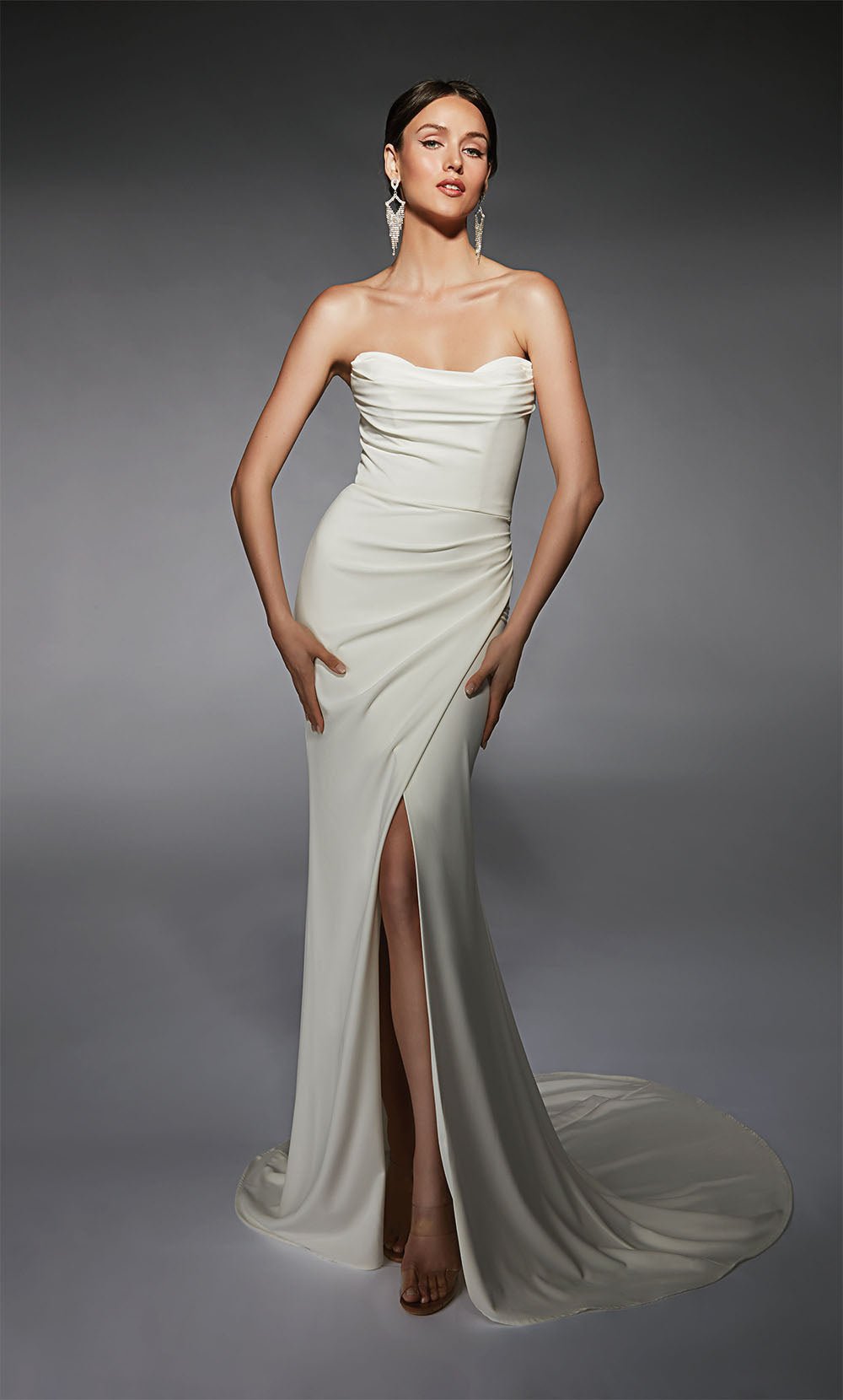 Alyce Paris 7105 Bridal Cowl Slit Robe droite