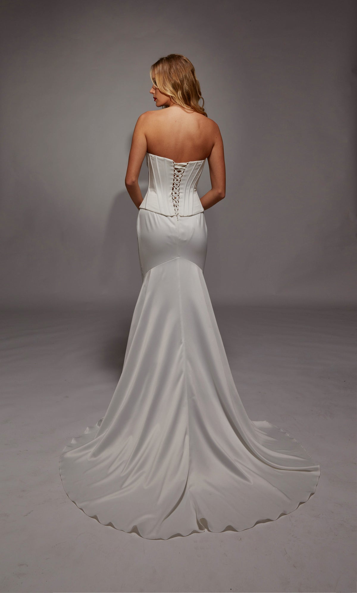 ALYCE Paris 7136 Braut-Korsett-Meerjungfrauenkleid mit Wasserfallausschnitt