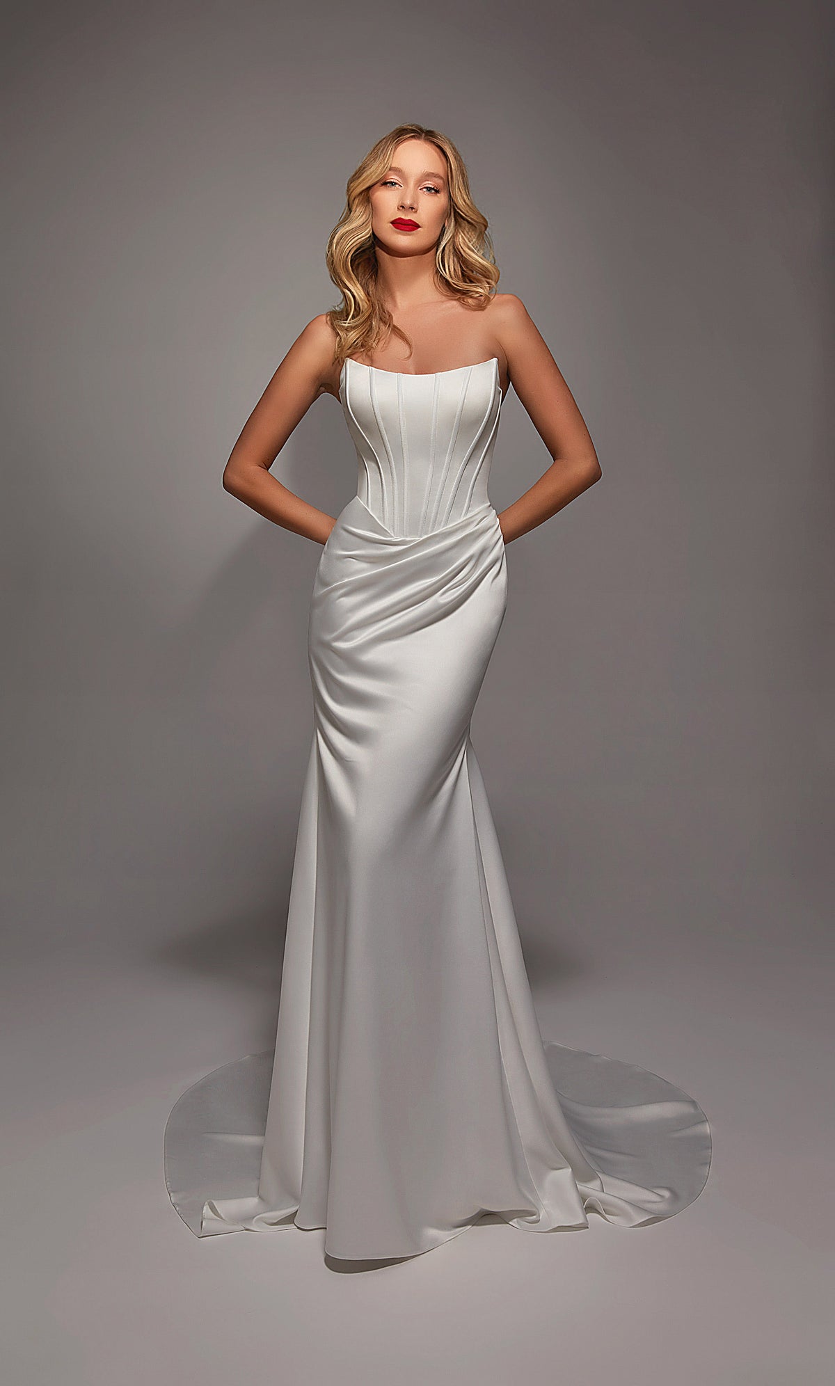 ALYCE PARIS 7139 Collieuse de scoop de mariée