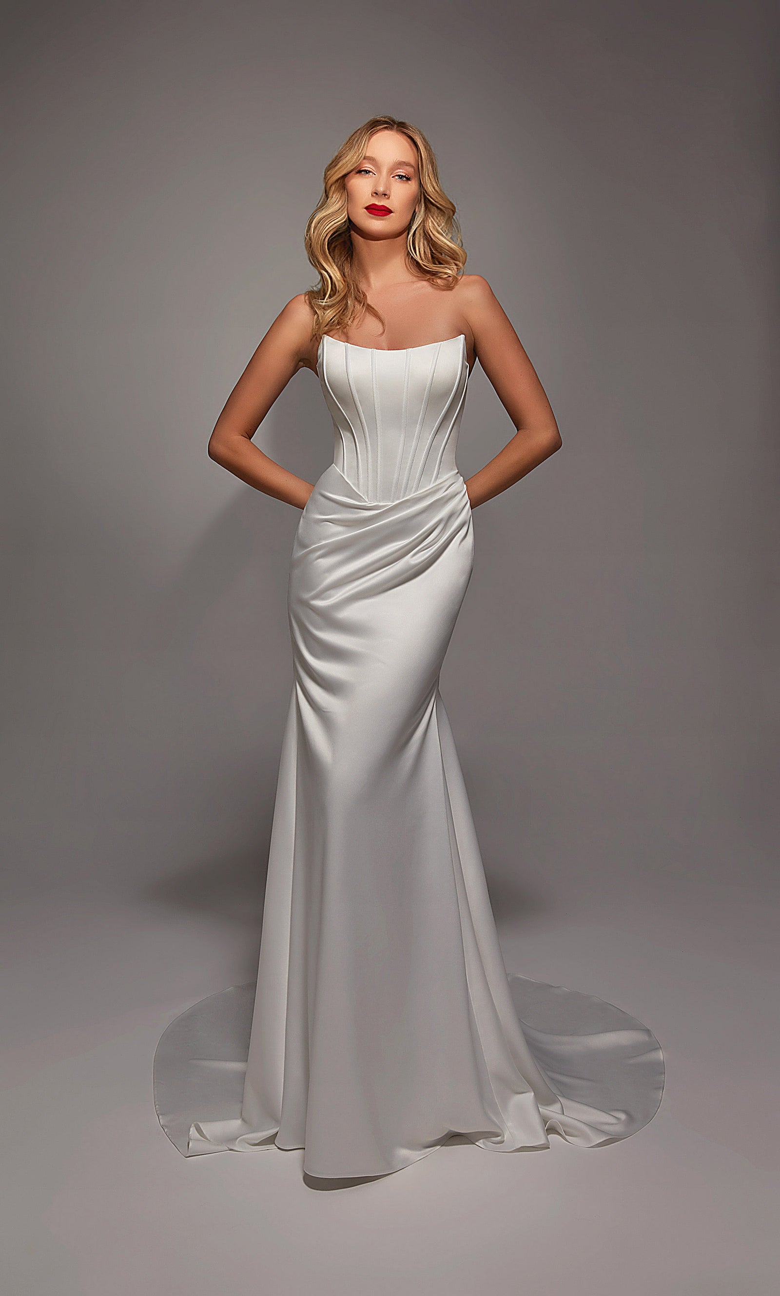 ALYCE PARIS 7139 Collieuse de scoop de mariée