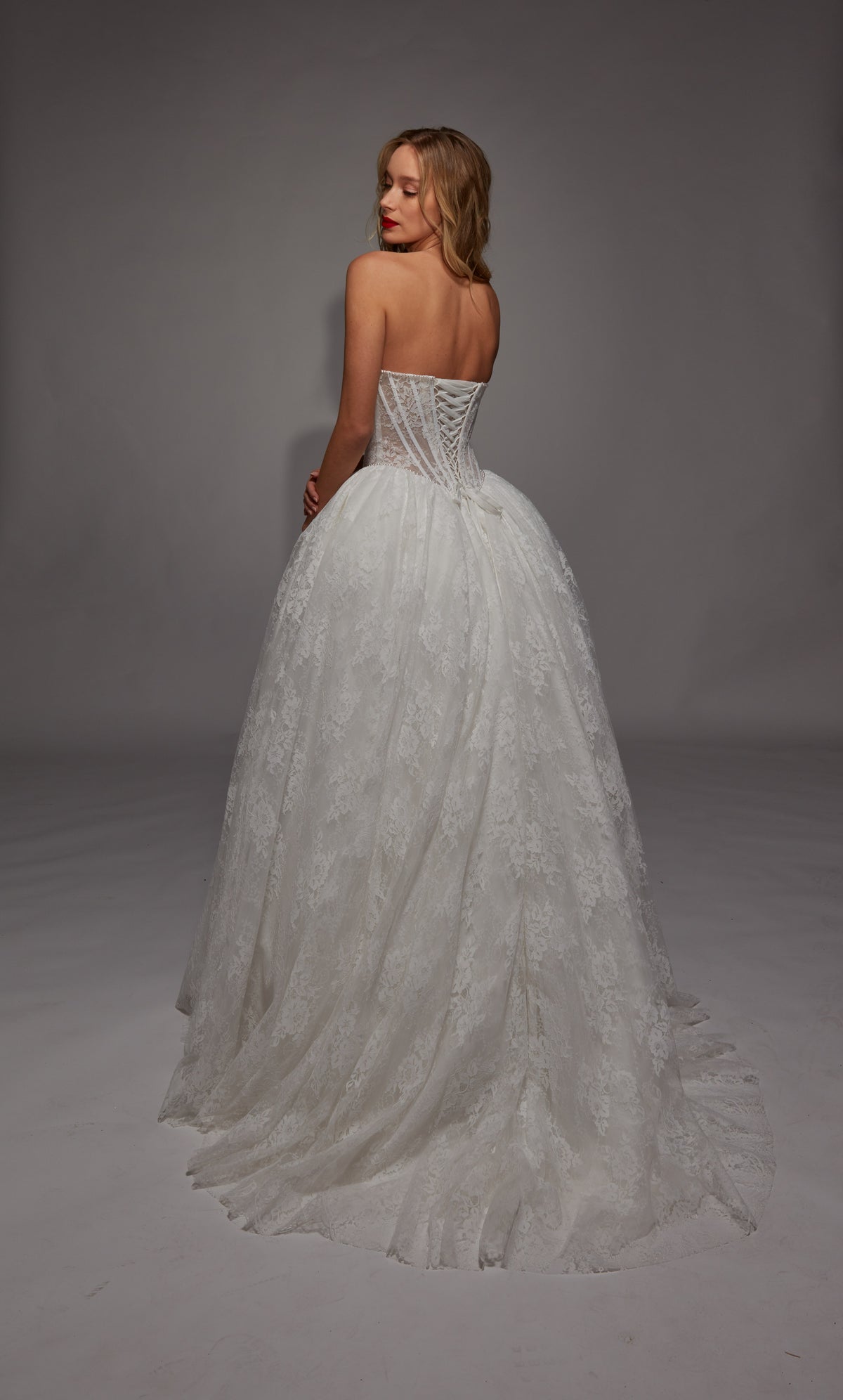 Alyce Paris 7149 Vestido de espartilho sem alças de noiva