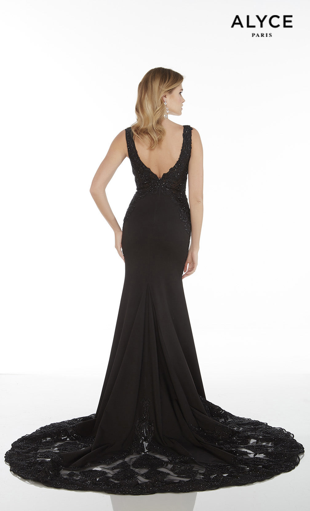 Alyce Paris 5065 Vestido de sirena elegante de cuello en V nupcial