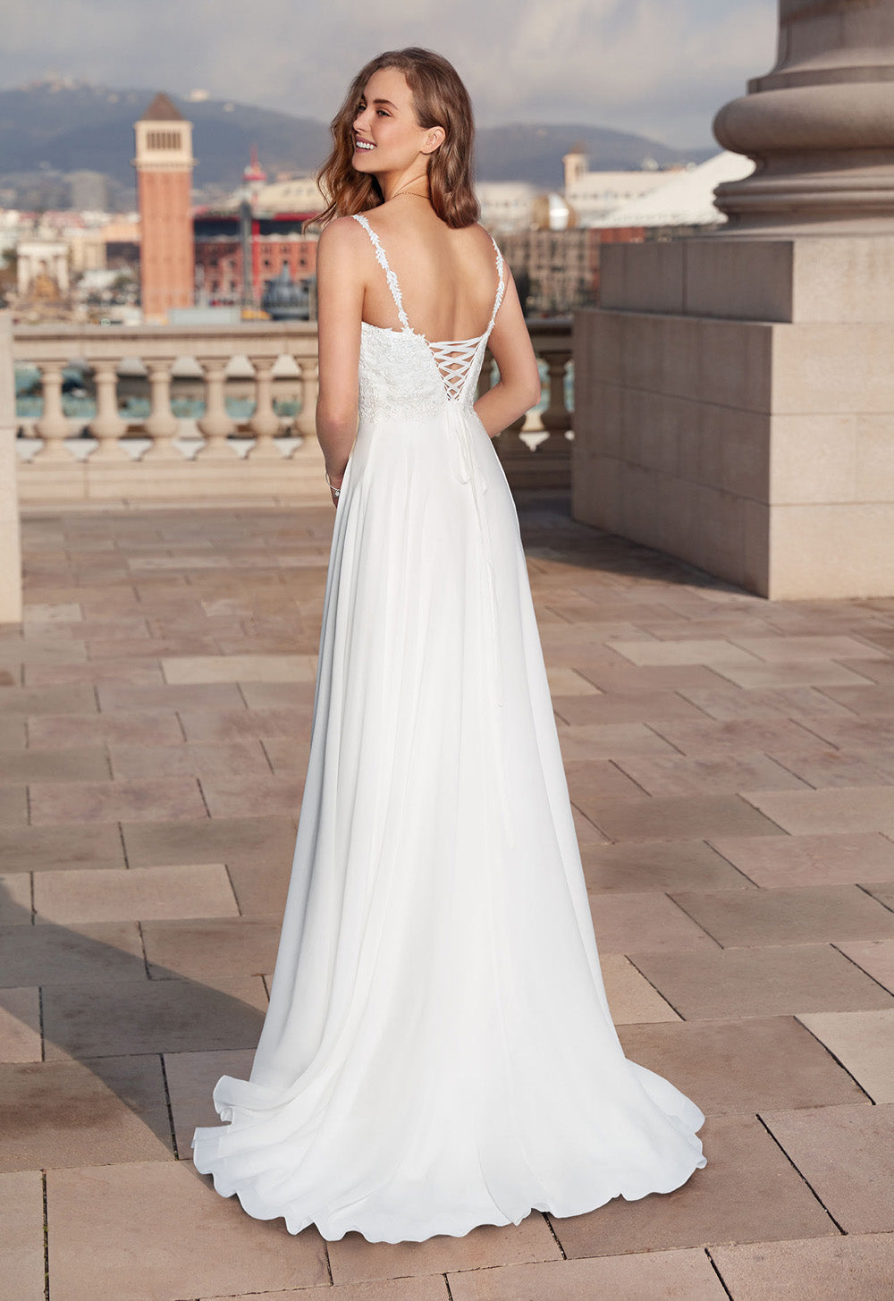 Alyce Paris 7018 Abito fluido abbellito da sposa