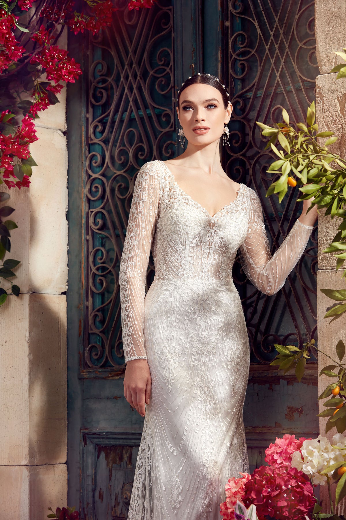 ALYCE PARIS 7030 Pulsanti da sposa a V Fit N Dired Dress