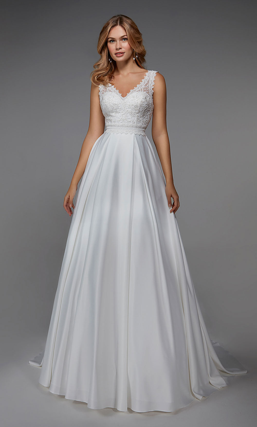 Alyce Paris 7035 Bridal en V