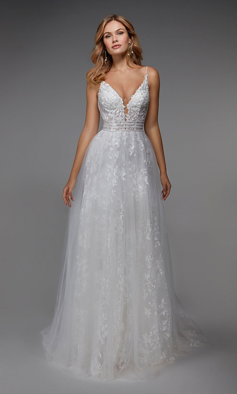 Alyce Paris 7036 Bridal hundido brillante/brillante un vestido de línea