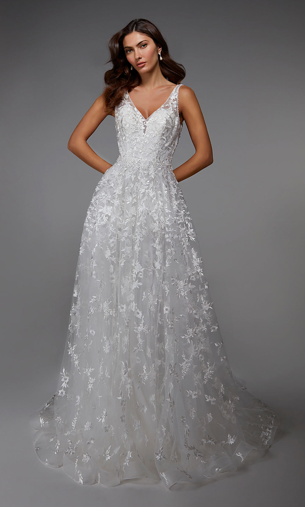 Alyce Paris 7037 Bridal en V