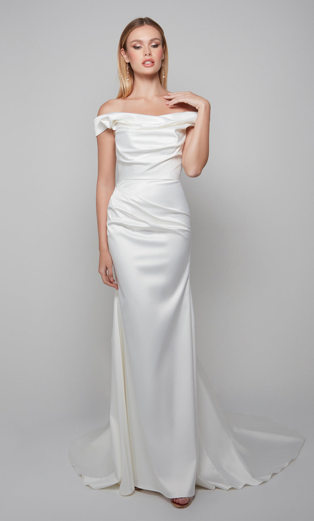 Alyce Paris 7064 Bridal fuera del hombro Ruchada/Drapeado Vestido recto